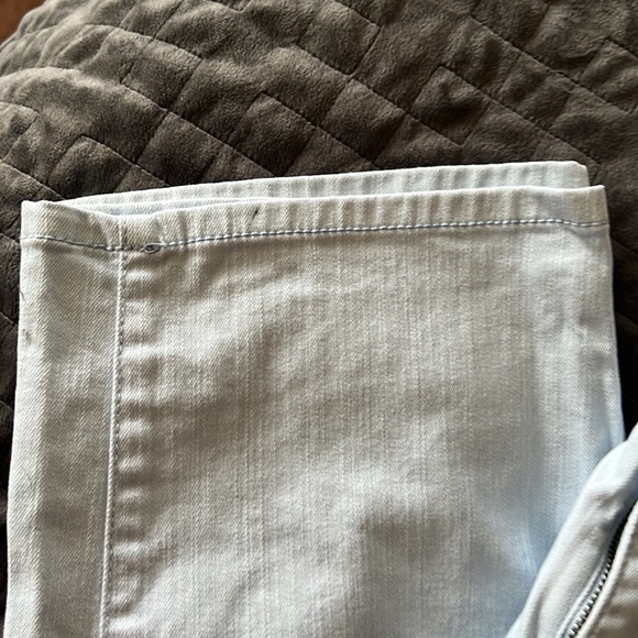 Chico’s Light Washed Woman’s Capri’s - Picture 5 of 6